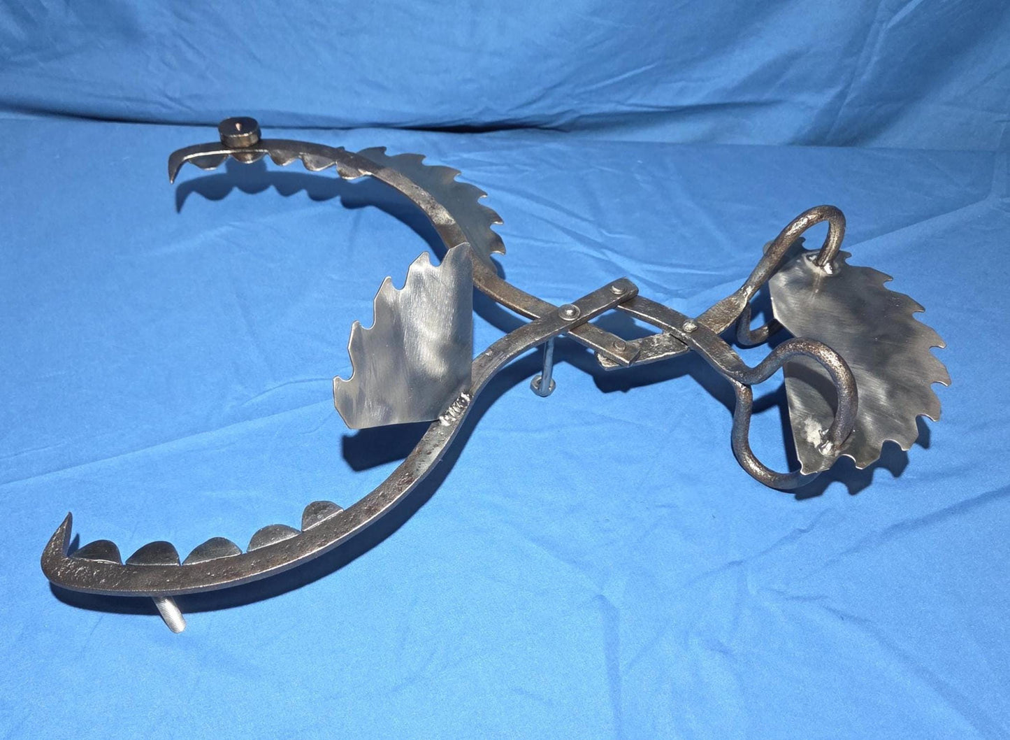 Ice Tong Paranoid Piranha with Saw Blades